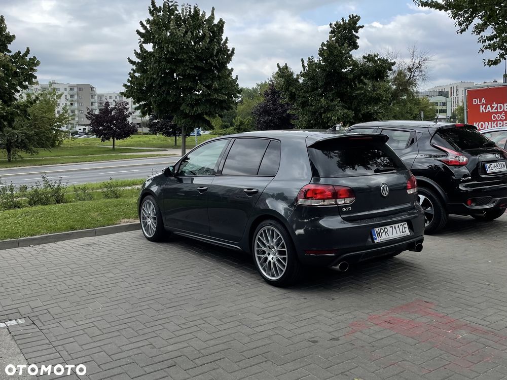 Volkswagen Golf - 2