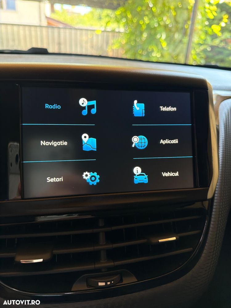 Peugeot 2008 1.2 PureTech Turbo EAT6 S&S Allure - 11