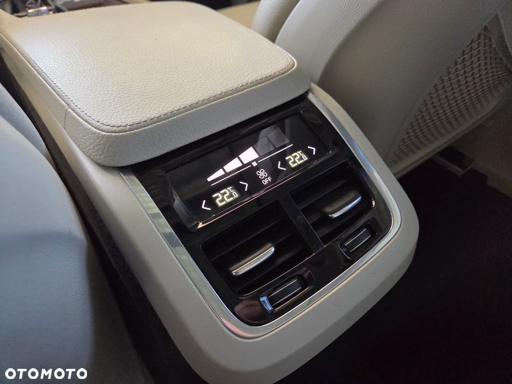Volvo XC 90 T6 AWD Momentum 7os - 22