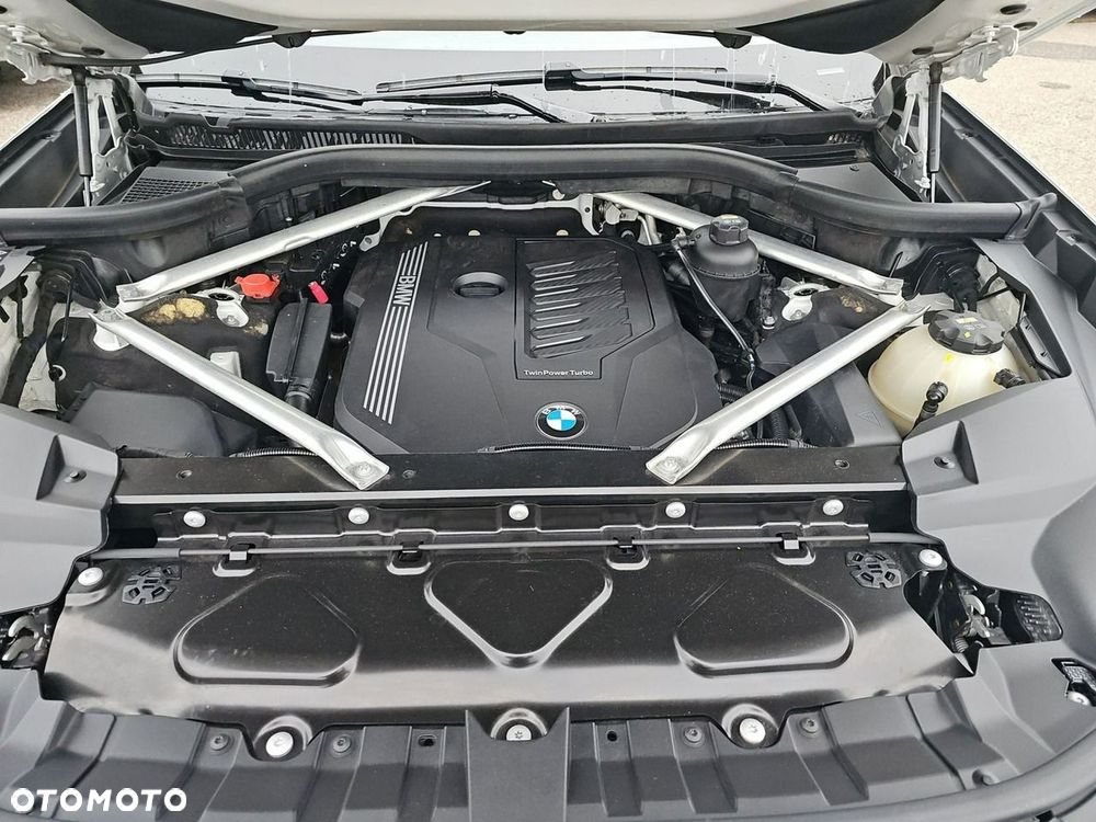 BMW X7 - 16