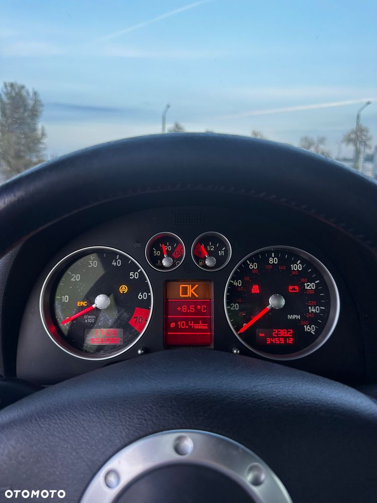 Audi TT Coupé 1.8T Quattro - 13