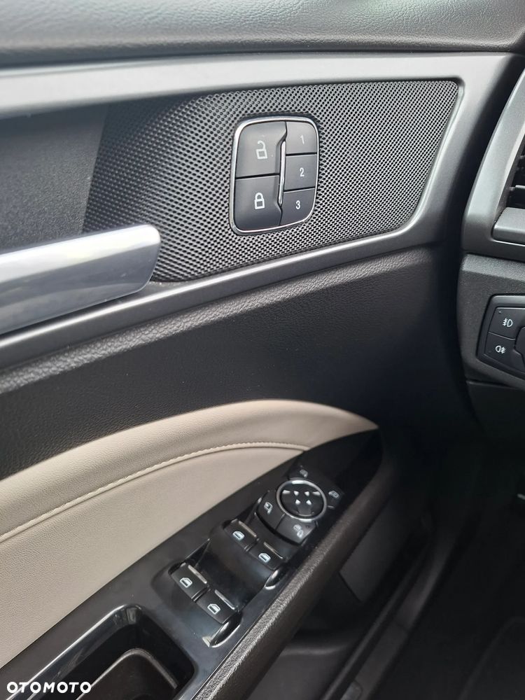 Ford Mondeo 2.0 TDCi Titanium PowerShift - 16