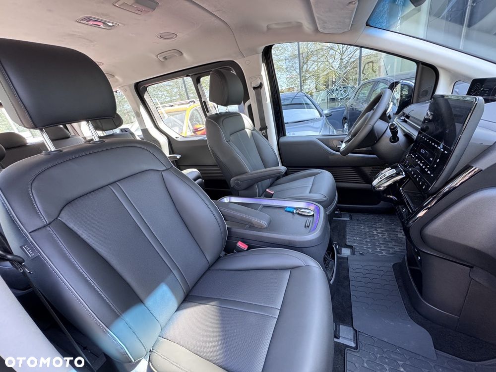 Hyundai Staria 1.6 T-GDI HEV Luxury - 20