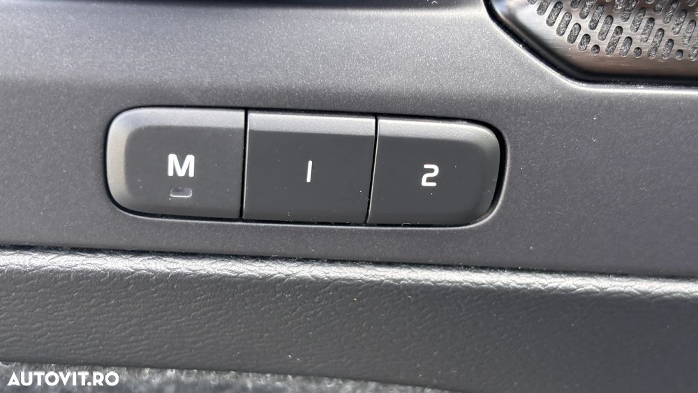 Volvo XC 40 D4 AWD Geartronic Momentum Pro - 18