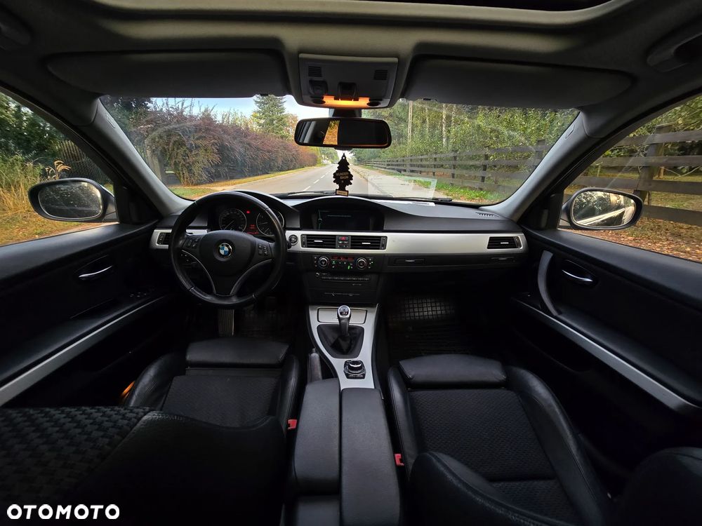 BMW Seria 3 318i - 8