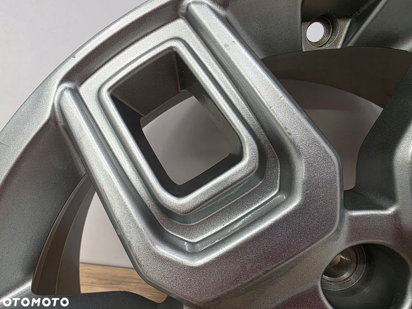 FELGA HYUNDAI STARIA 6,5x17 ET48 52910-CG100 - 3