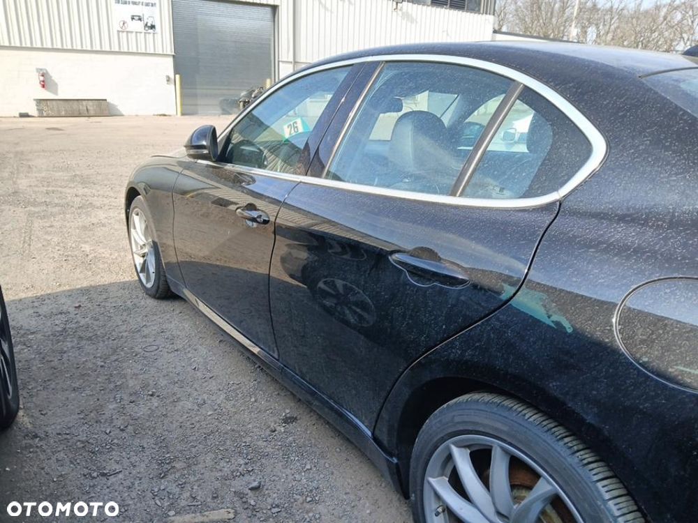 Alfa Romeo Giulia - 9