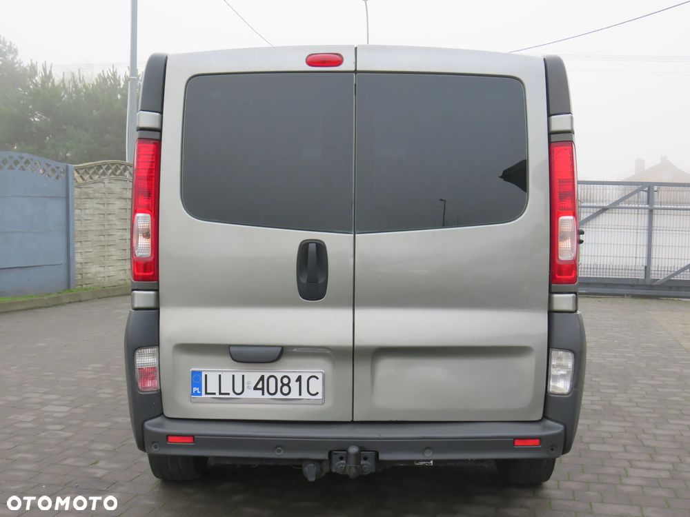 Opel Vivaro Long 2.5CDTI 145Ps *Brygadówka 6 osób*Automat* - 17