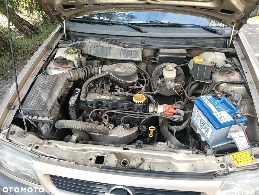 Opel Astra 1.4 GL / Club - 2