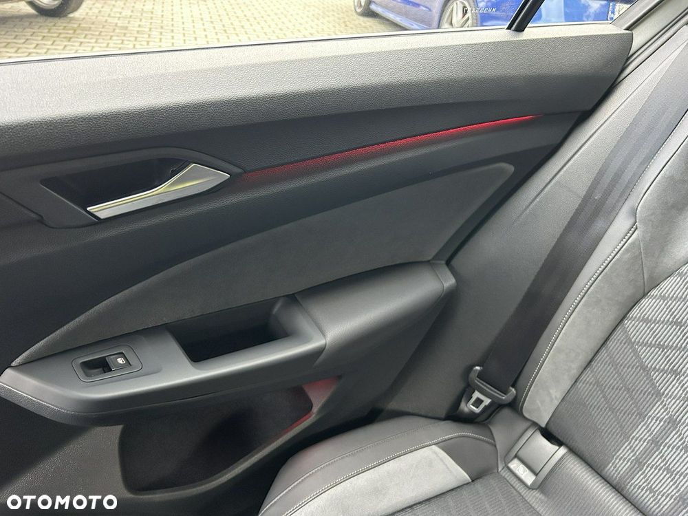 Volkswagen Golf 1.5 eTSI OPF DSG R-Line - 30
