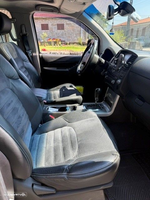 Nissan Navara 3.0 dCi V6 CD LE AT 4WD - 4
