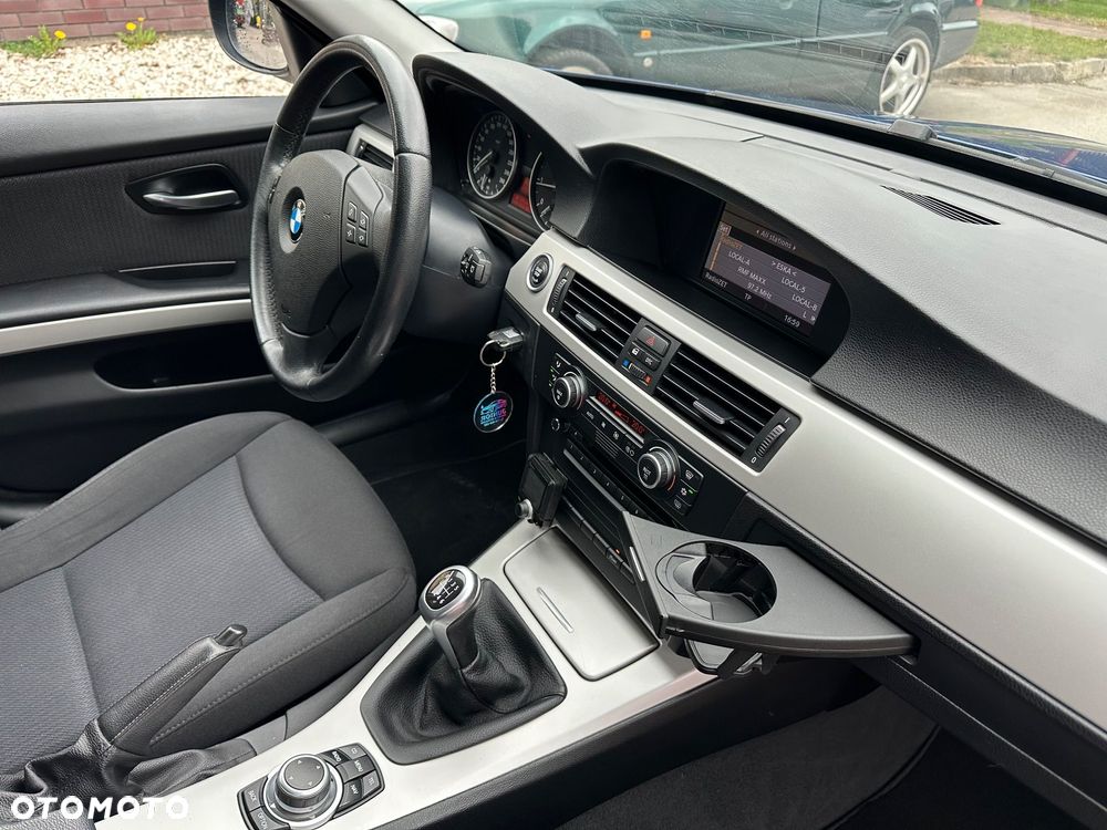 BMW Seria 3 318i Edition Exclusive - 23