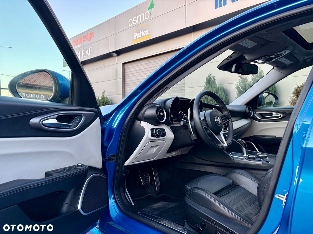 Alfa Romeo Giulia 2.0 Turbo 16V AT8 Veloce - 14