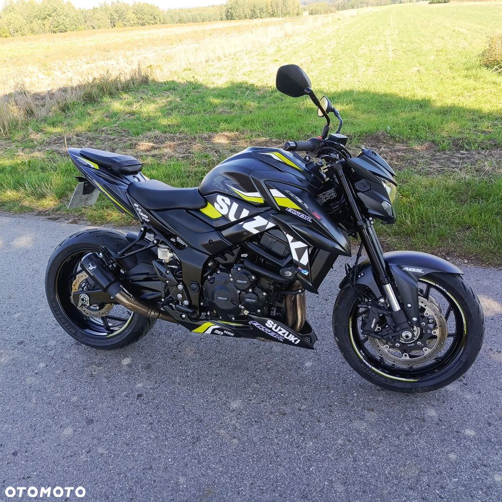 Suzuki GSX - 7