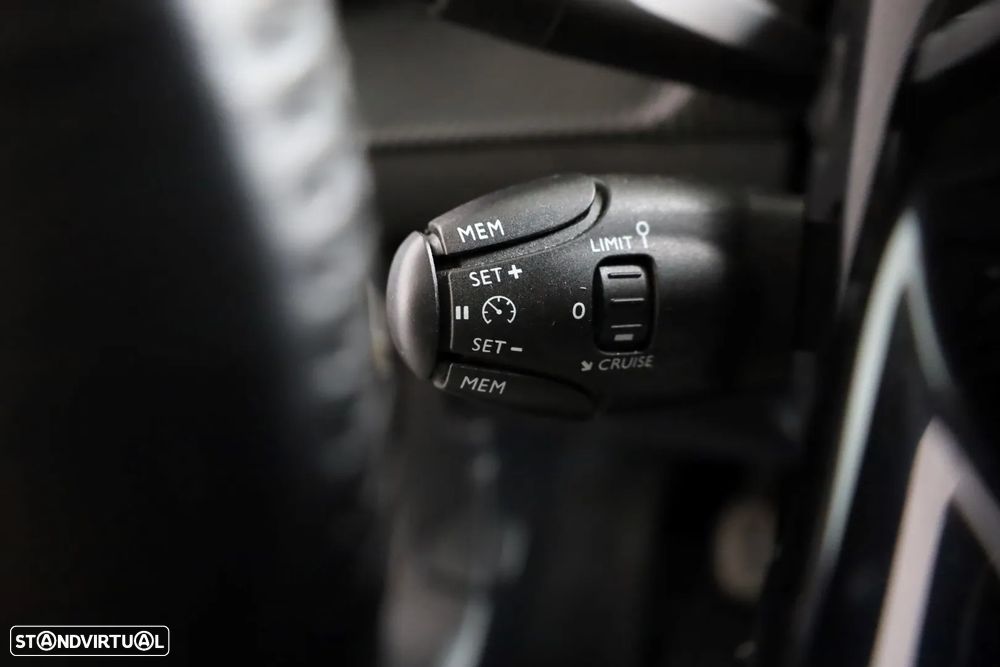 Peugeot 2008 1.2 PureTech Active - 34