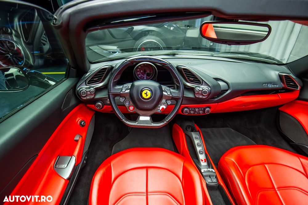 Ferrari 488 Spider - 15