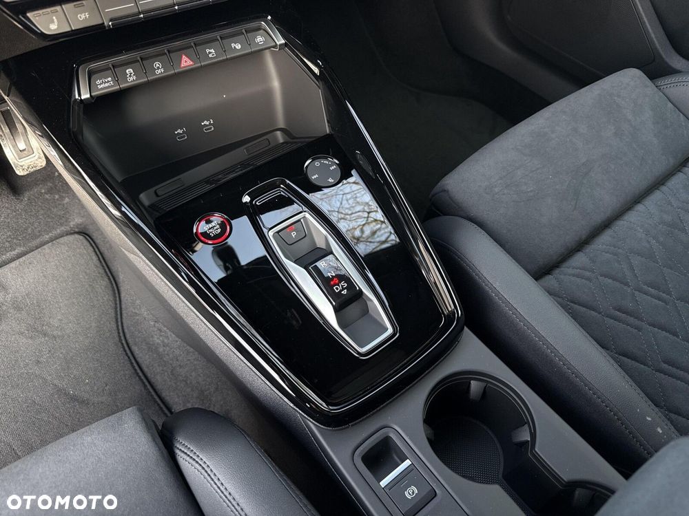 Audi RS3 Limousine - 15