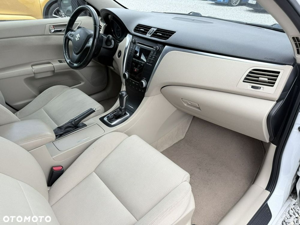 Suzuki Kizashi 2.4 4x4 CVT Sport - 15