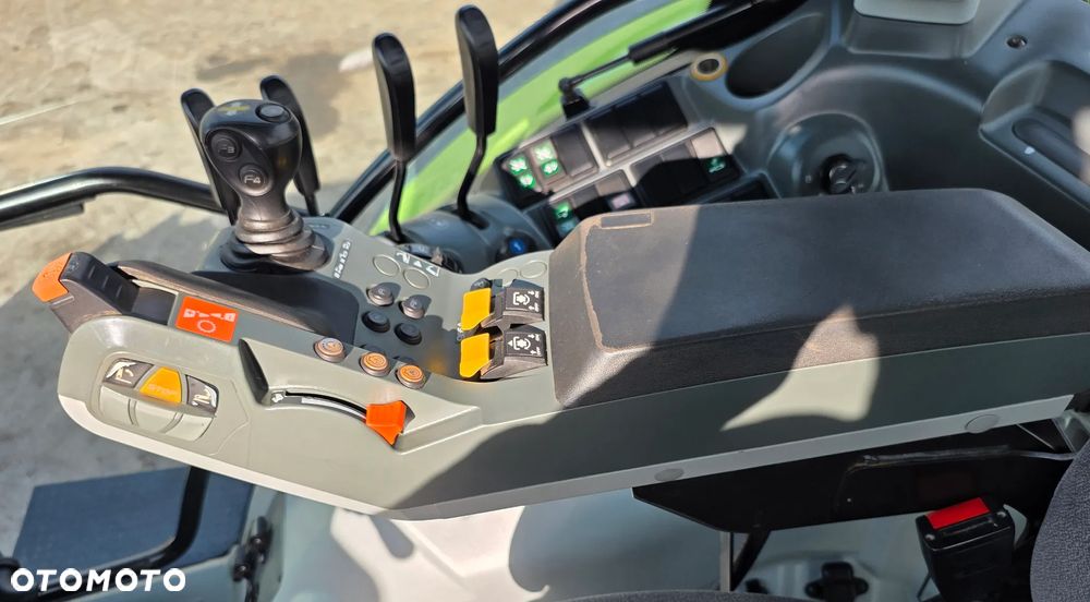 Claas Arion 640 Cis - 8