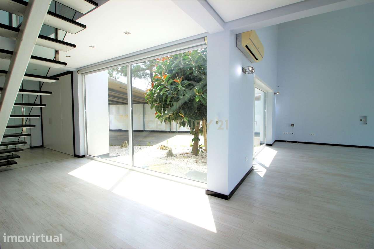 Moradia Isolada T4 com Piscina e Jardim Privativo | Fernão Ferro - Grande imagem: 5/23