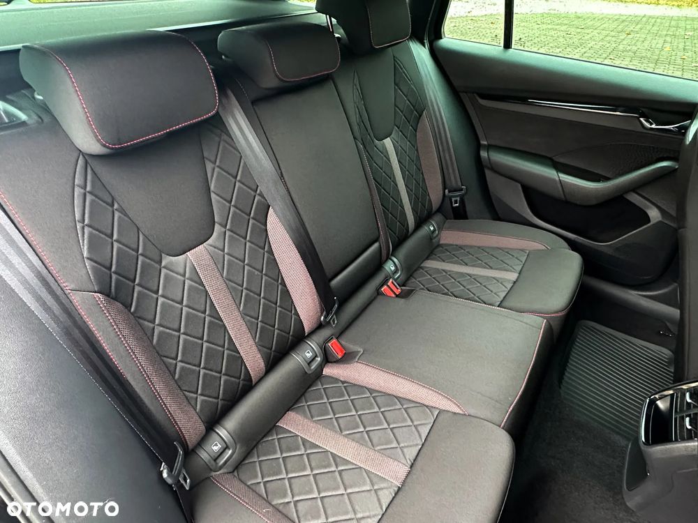 Skoda Octavia 2.0 TDI DSG 4x4 RS - 36
