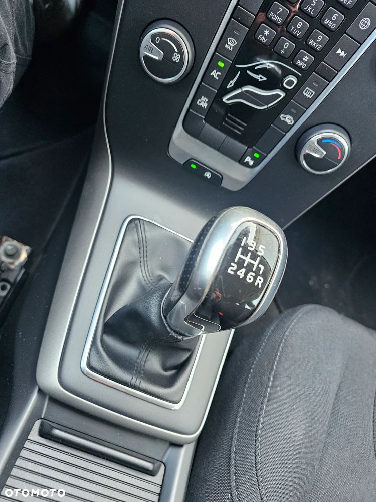 Volvo V40 D2 Kinetic - 24