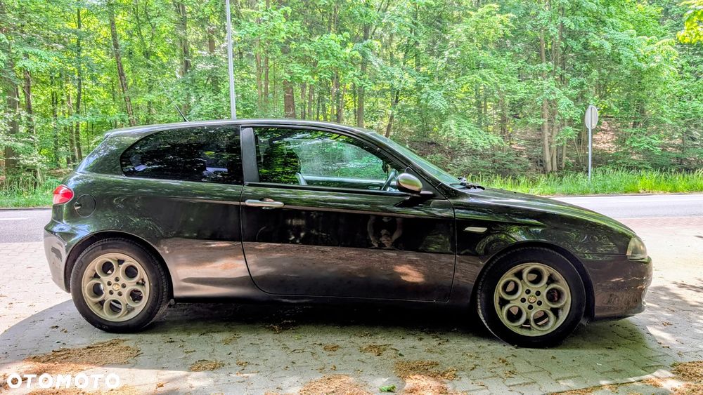 Alfa Romeo 147 1.9 JTD 16V Q2 - 8