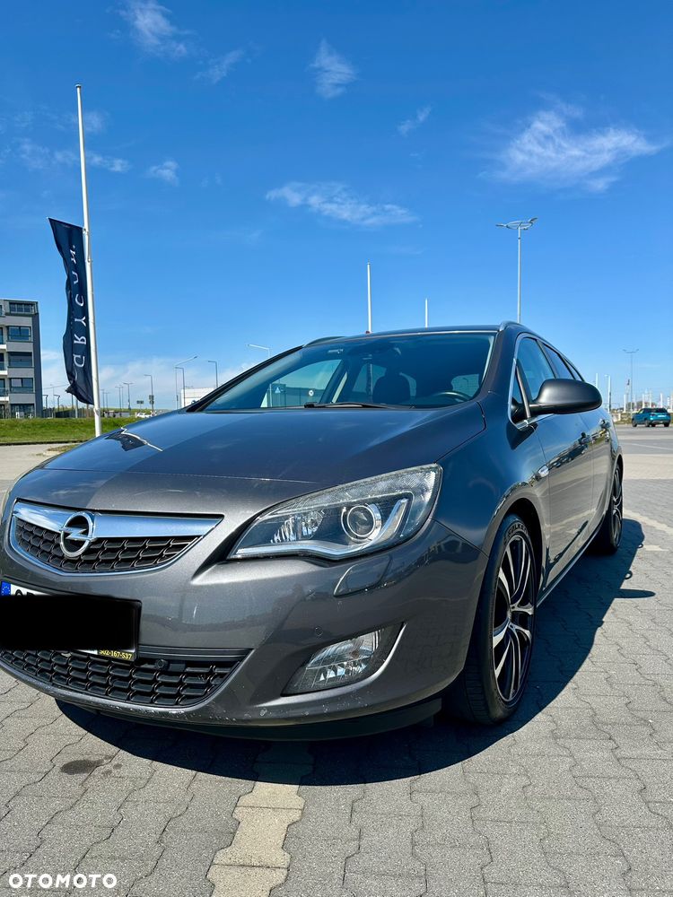 Opel Astra 1.6 Turbo Edition - 1