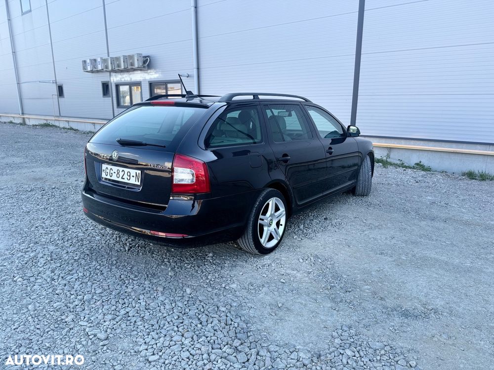 Skoda Octavia 1.6 TDI DPF DSG Elegance - 6