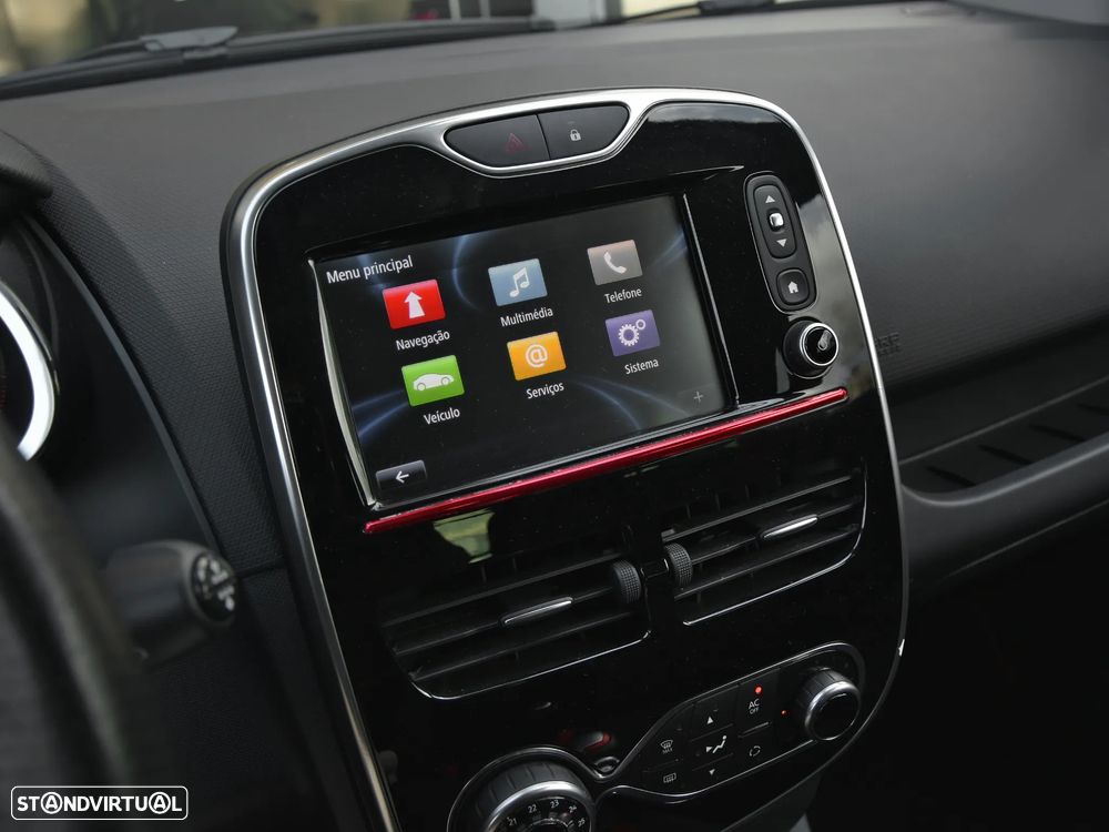 Renault Clio TCe 220 EDC R.S. Trophy - 7