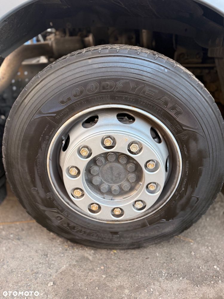 Mercedes-Benz Actros - 9