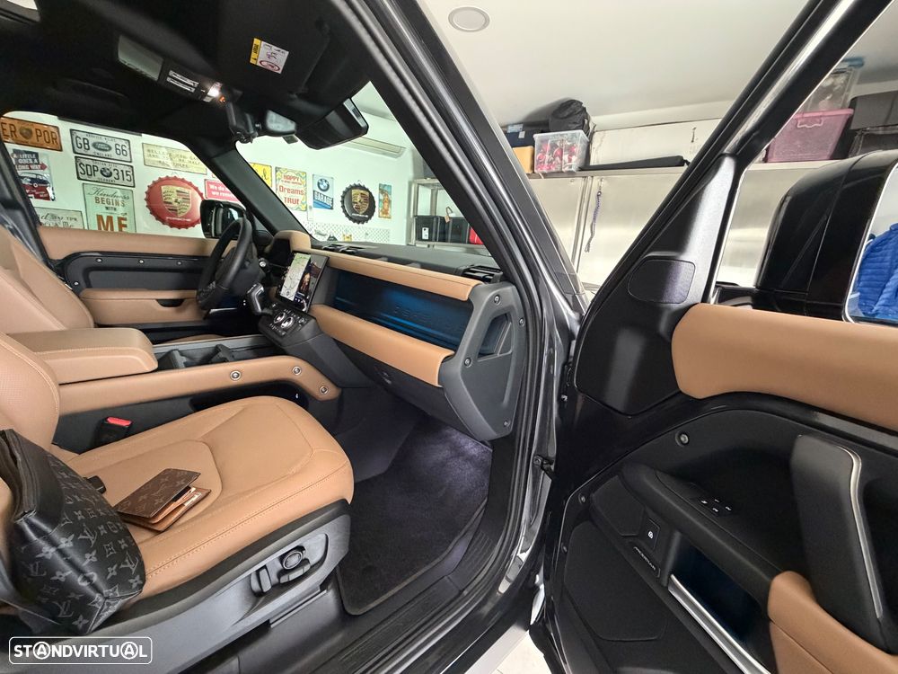 Land Rover Defender - 7