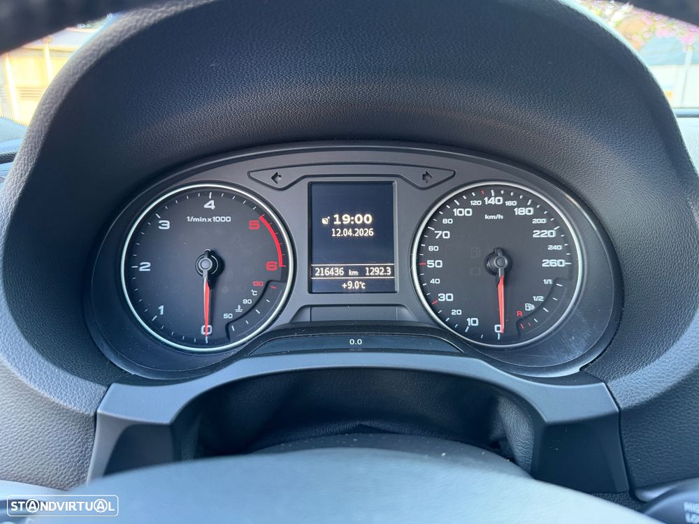 Audi A3 1.6 TDI DPF Ambiente - 8