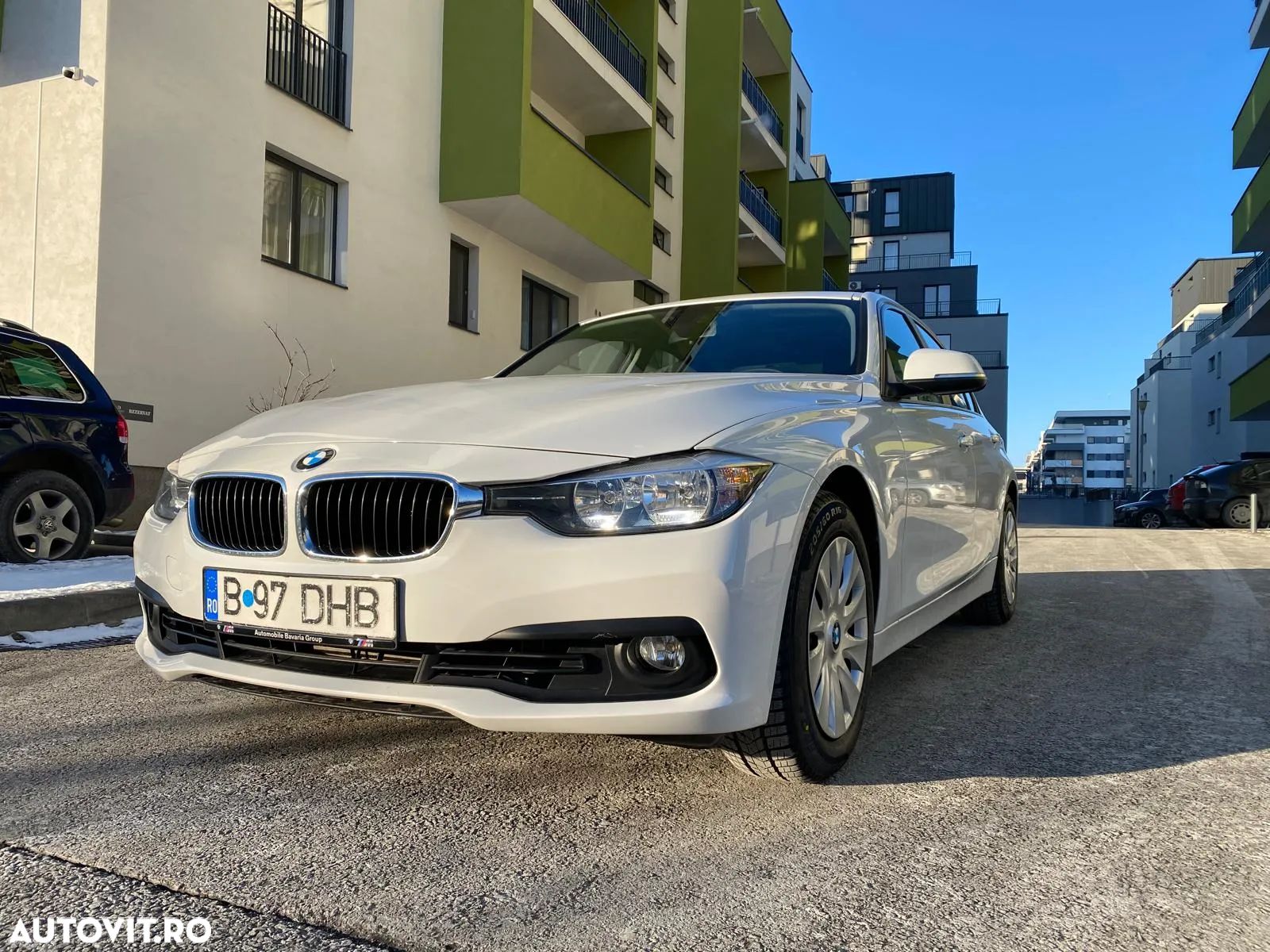 BMW Seria 3 318i - 1