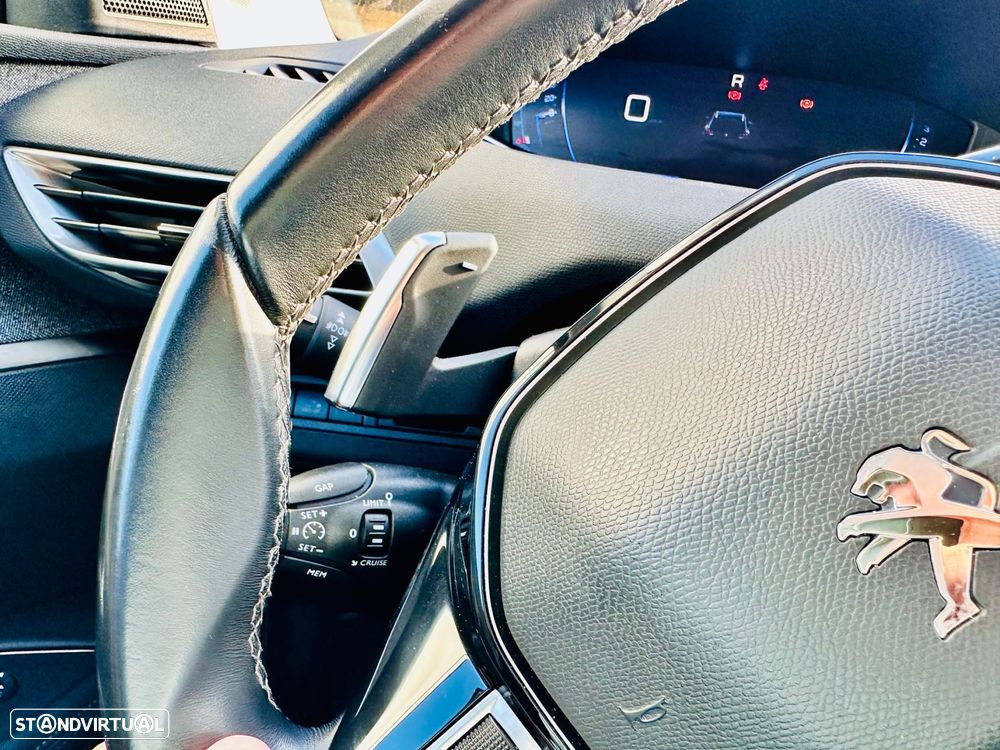 Peugeot 5008 1.2 PureTech Allure EAT8 - 30