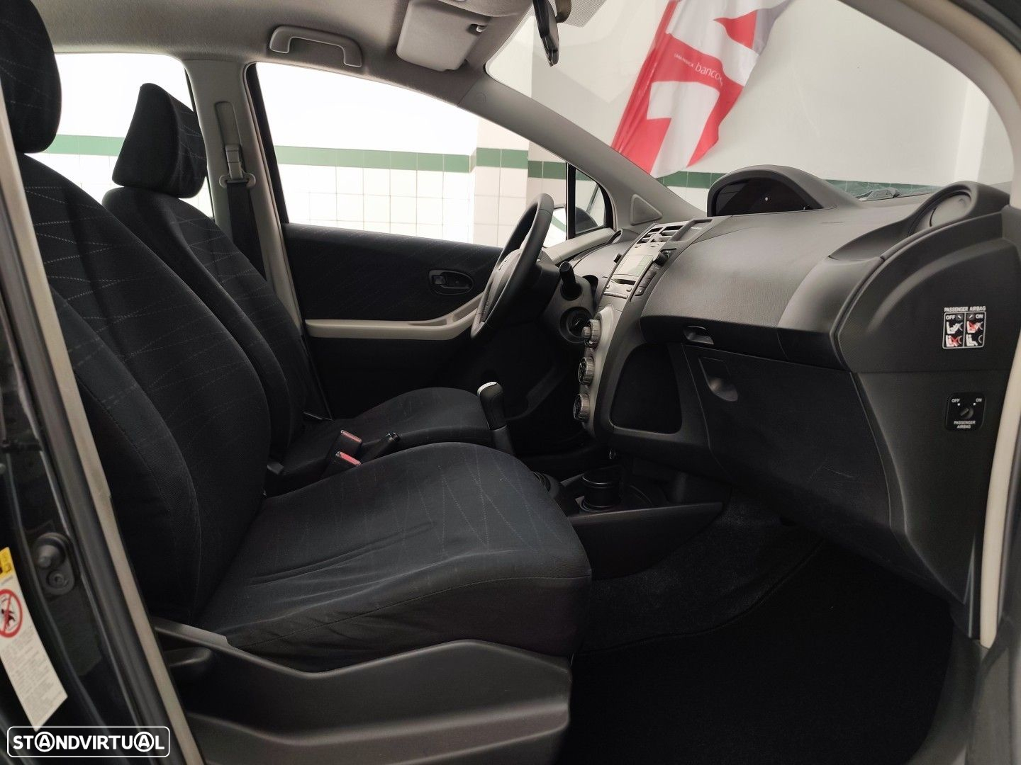 Toyota Yaris 1.0 VVT-i AC - 11