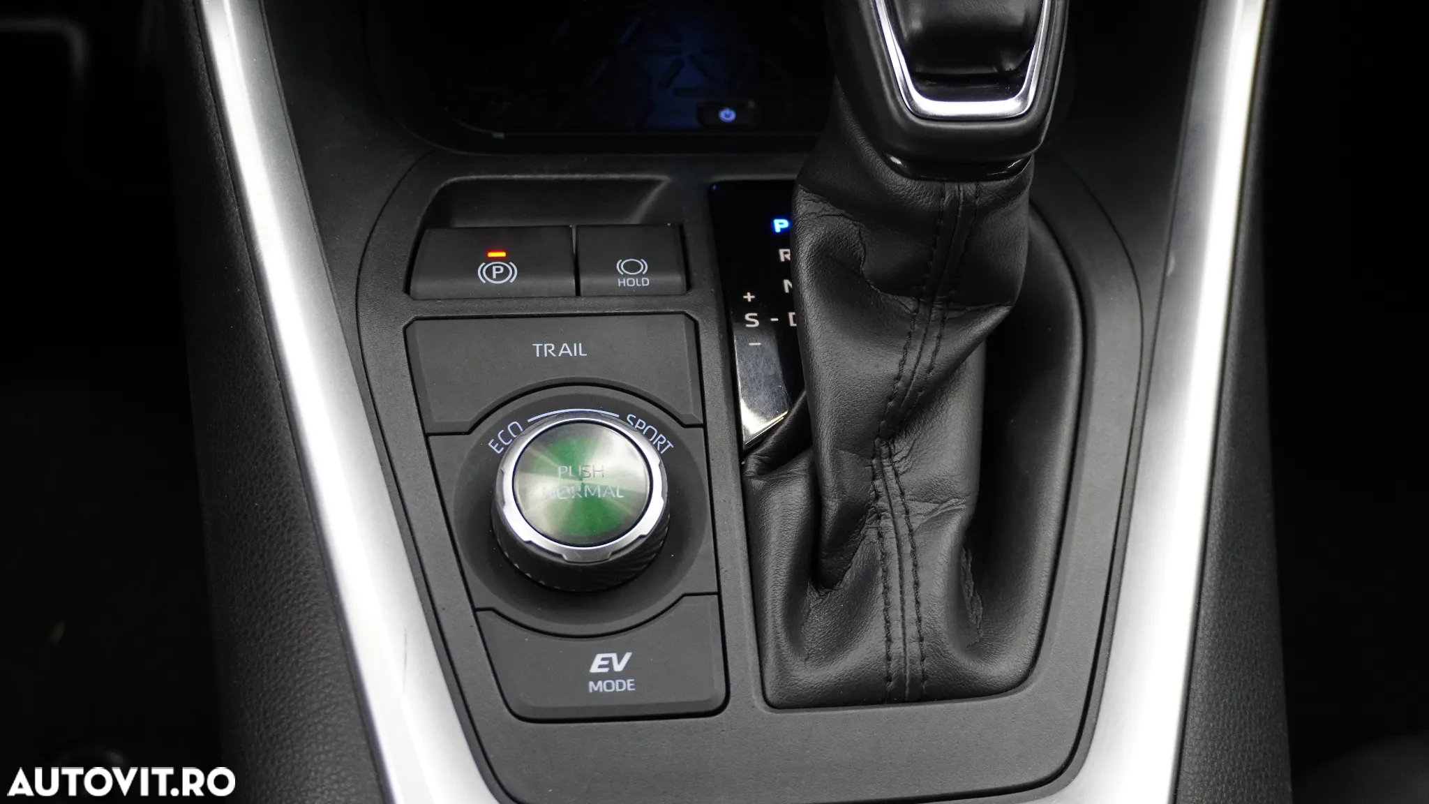 Toyota RAV4 2.5 4x4 Hybrid Lounge - 23