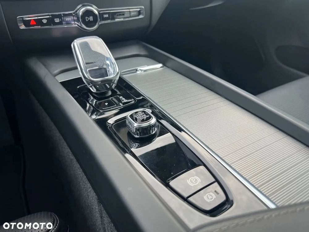 Volvo XC 60 T8 AWD Plus Black Edition - 18