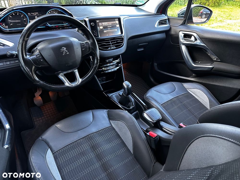 Peugeot 2008 PureTech 82 Allure - 24