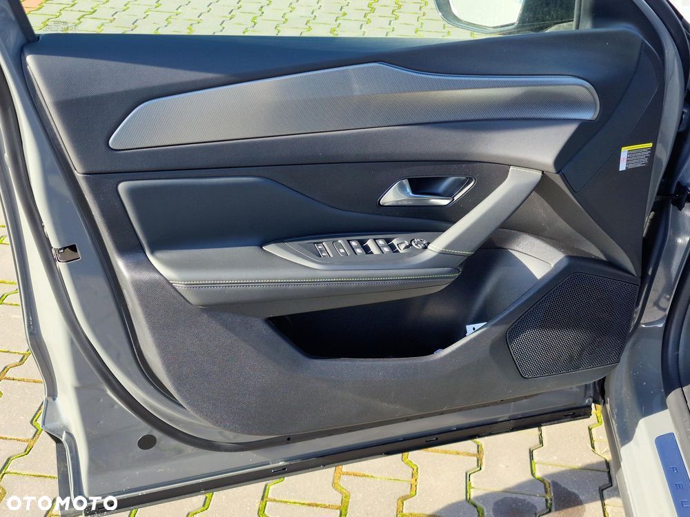 Peugeot 408 1.2 PureTech mHEV GT S&S e-DSC6 - 11