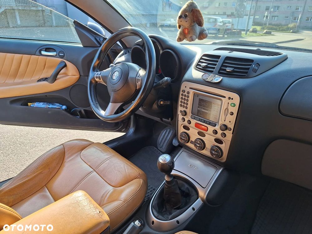 Alfa Romeo GT 1.9JTD 16V Distinctive - 7
