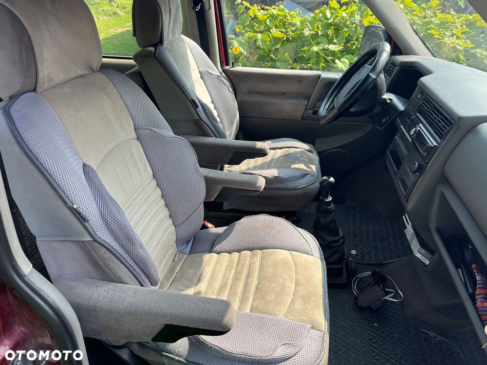 Volkswagen Multivan - 17