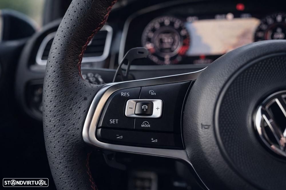 VW Golf 2.0 TSI GTI DSG - 17