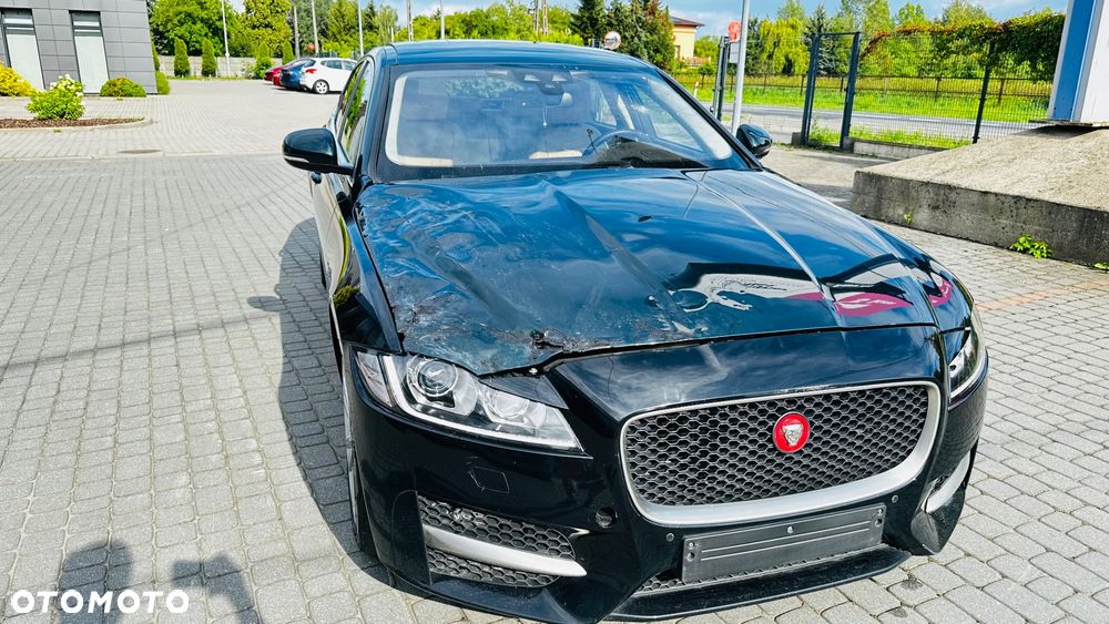 Jaguar XF 35t AWD Prestige - 12