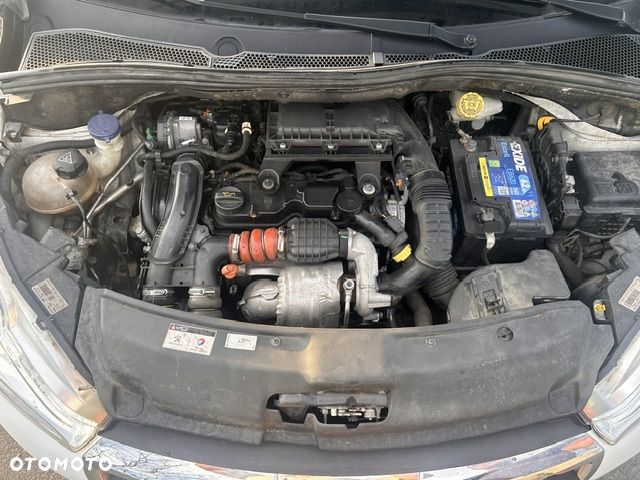 Peugeot 208 - 4