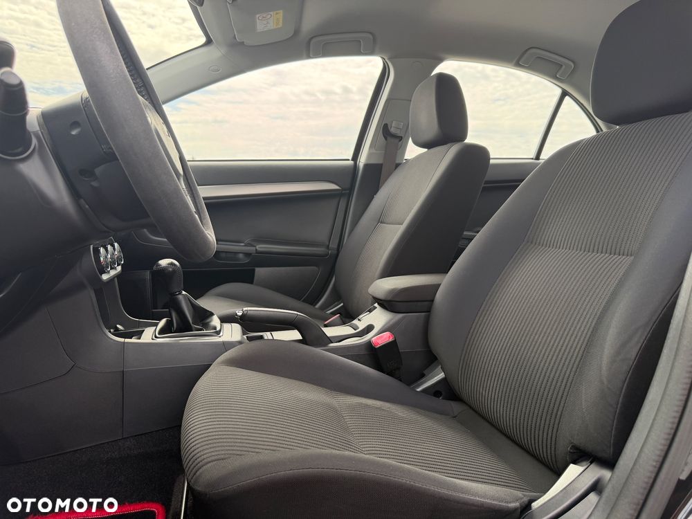 Mitsubishi Lancer - 14