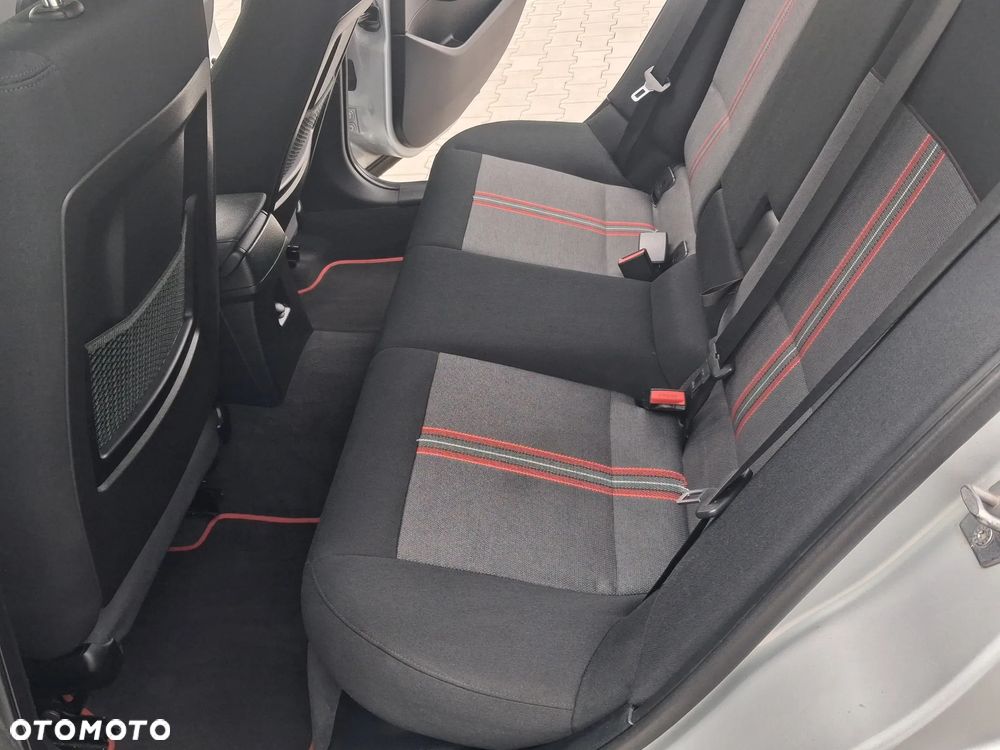 BMW X1 sDrive16d Sport Line - 29
