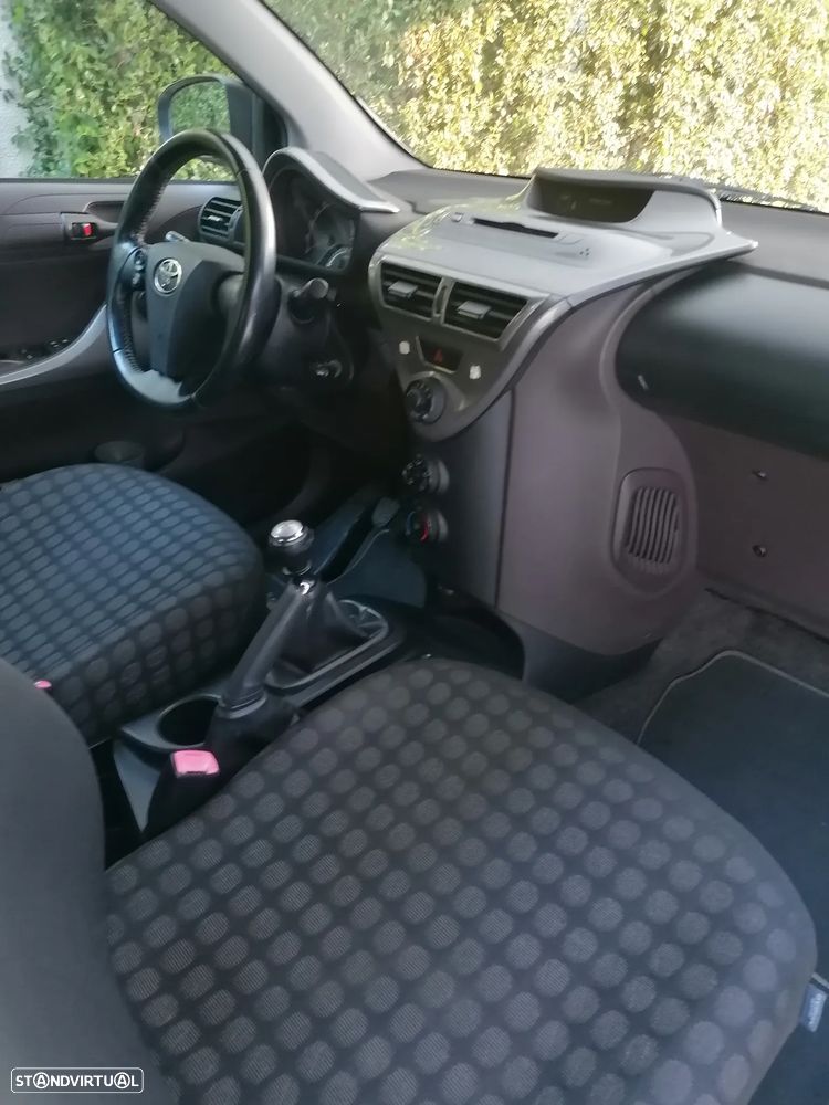 Toyota iQ 1.0 VVT-i Essential+AC - 15