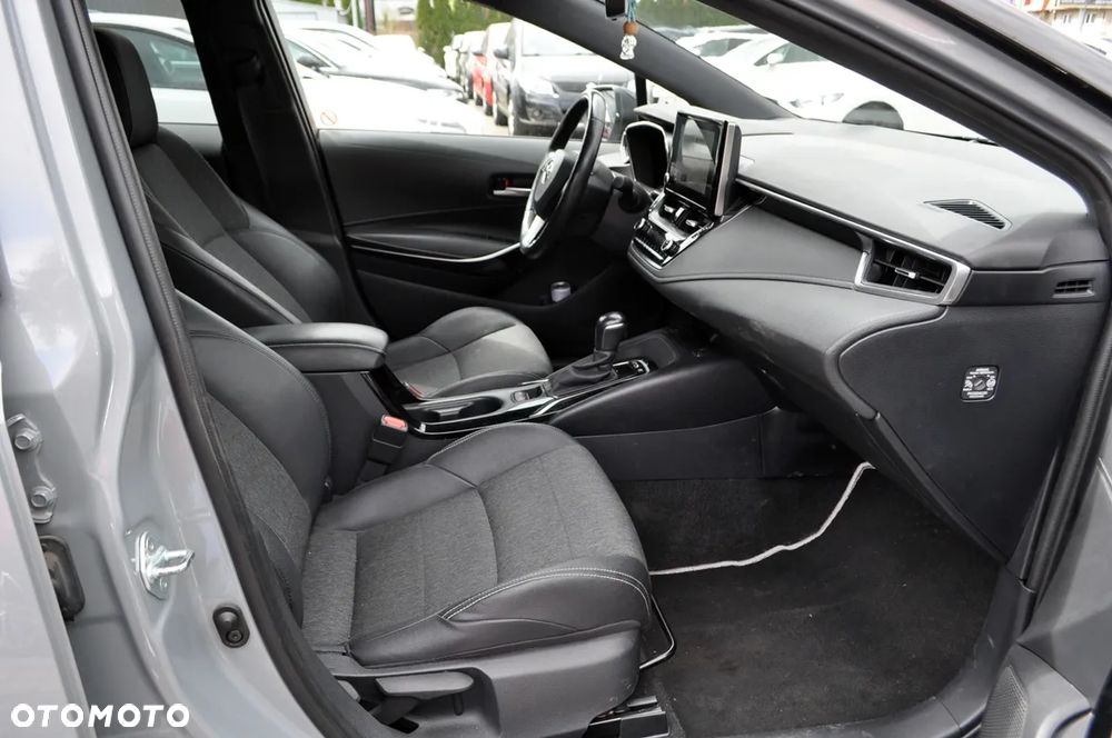 Toyota Corolla 1.8 Business Edition - 26