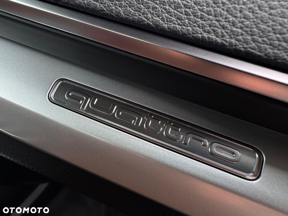 Audi Q5 50 TFSIe quattro S tronic S line business - 27